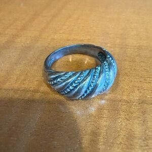 Elegant Silver-Toned Women's Ring